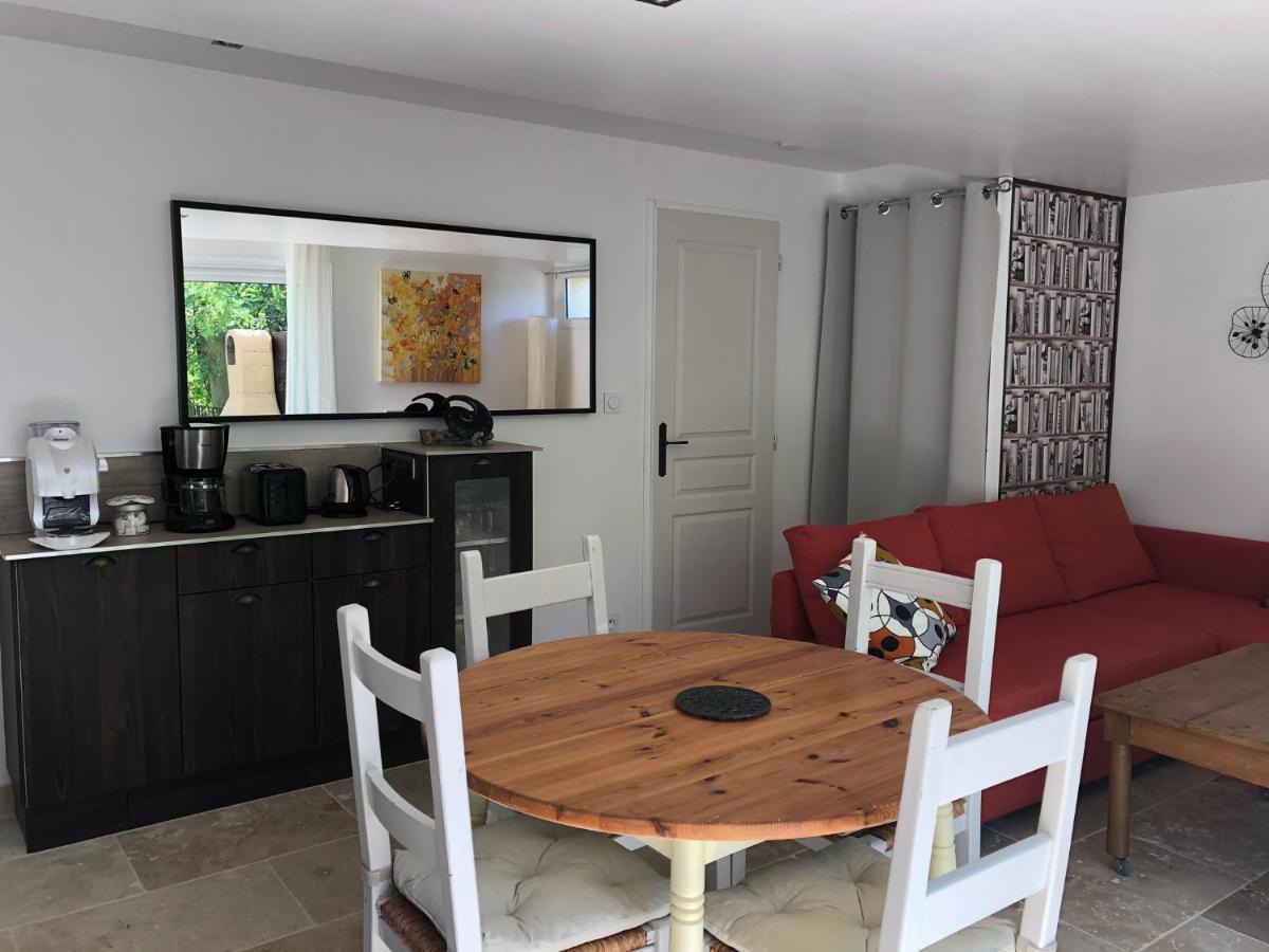 Appartement L'Etang Des Cigales à Uchaux Extérieur photo