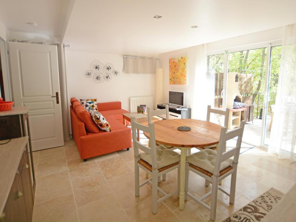 Appartement L'Etang Des Cigales à Uchaux Extérieur photo